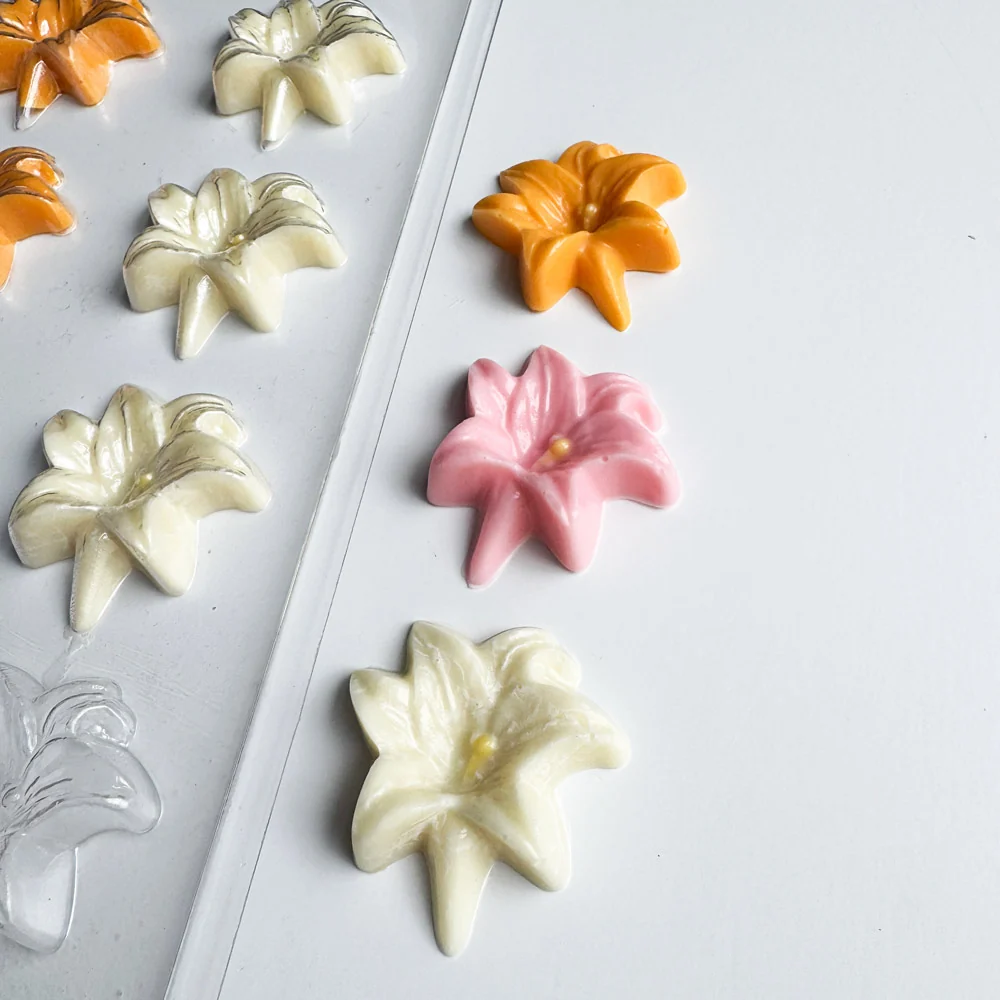 Easter Lily Candy Mold - Image 2