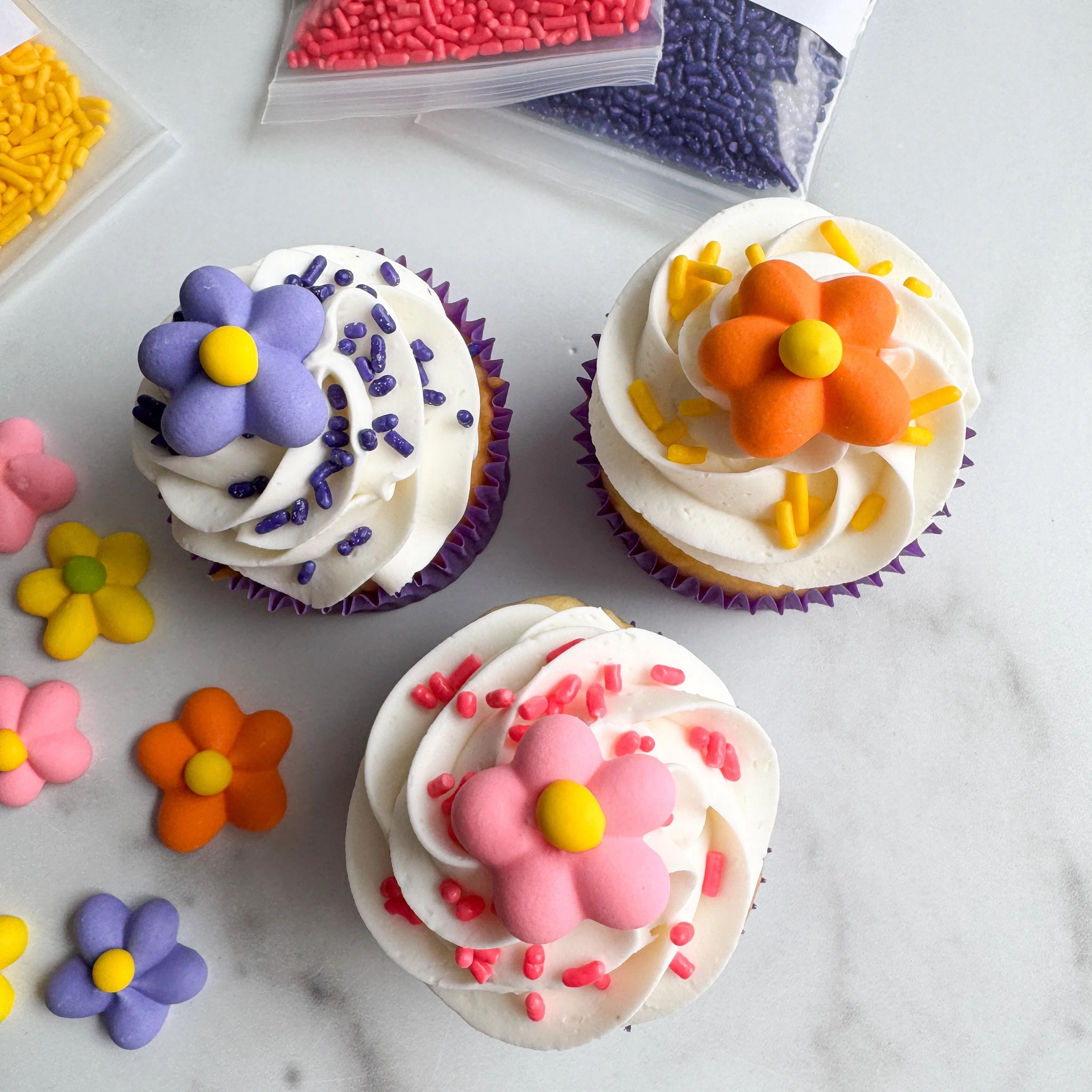Medium Flower Power Royal Icing Flowers - Image 3
