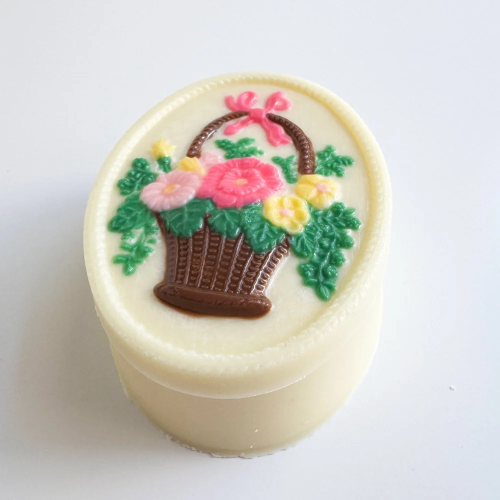 Oval Pour Box with Bouquet Candy Mold - Image 2